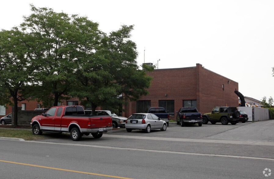 More Photos Of 366 Watline Ave, Mississauga Manufacturing For Sale