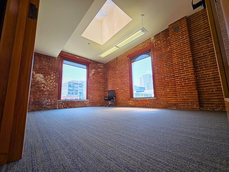 More Photos Of 1660 17th St, Denver Office Residential For Sale