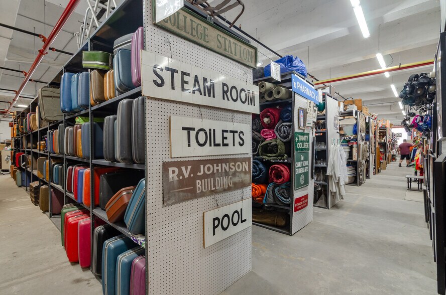 More Photos Of 495 Walton Ave, Bronx Warehouse For Lease