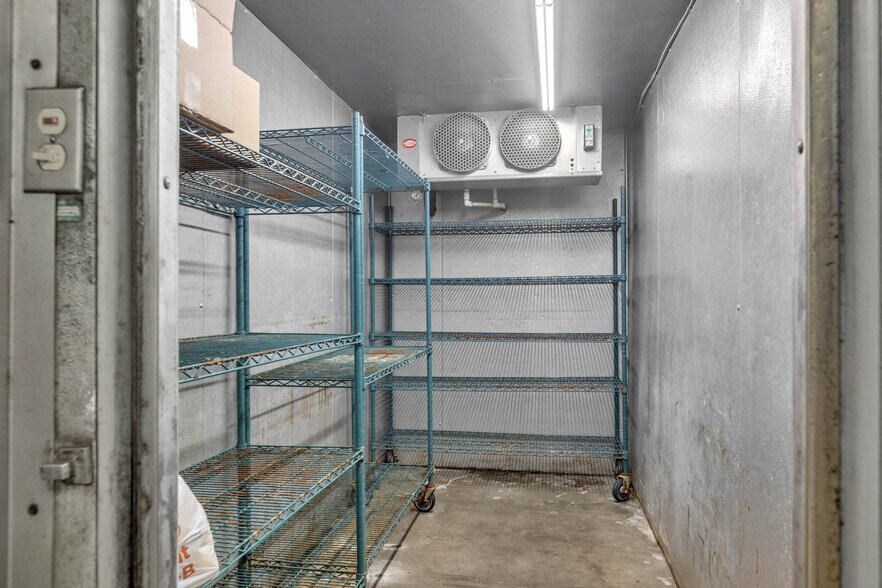 More Photos Of 2201 Kermit Hwy, Odessa Restaurant For Sale