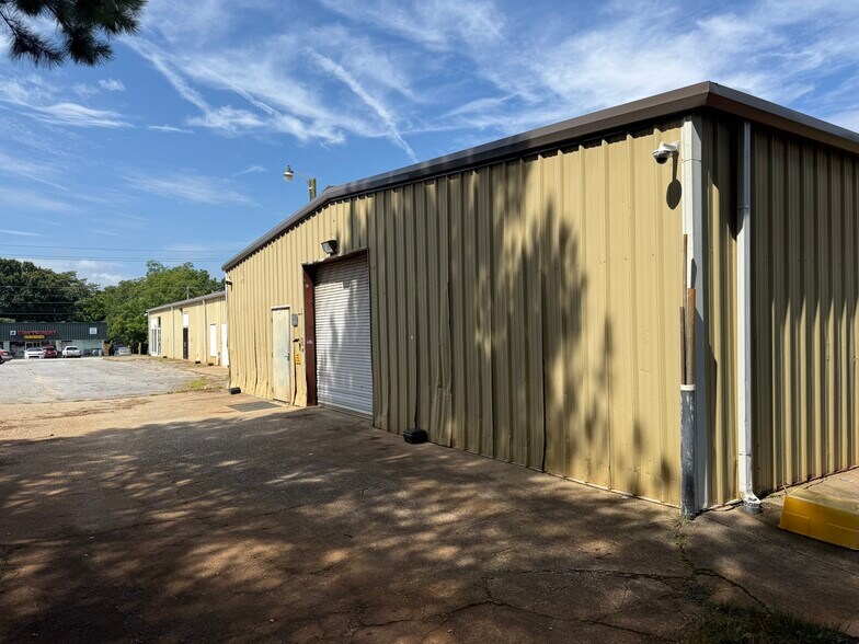 More Photos Of 141 May St, Winder Freestanding For Lease