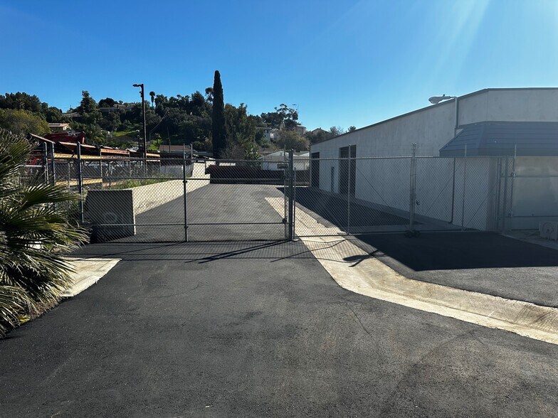 More Photos Of 3737 Bancroft Dr, Spring Valley Industrial For Sale