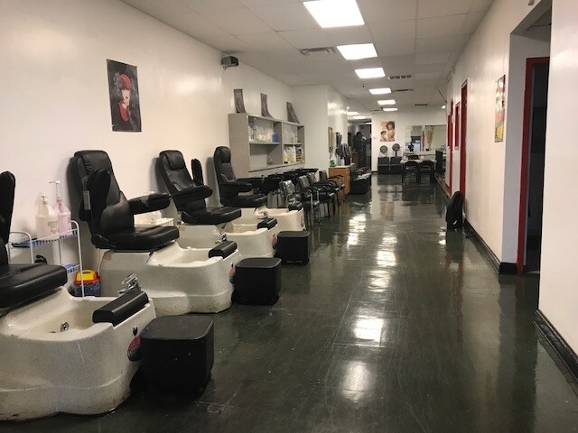More Photos Of 2520-2522 N Broad St, Philadelphia Showroom For Sale