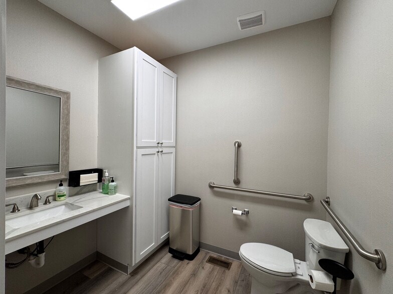 More Photos Of 1974 Blue Mesa Ct, Loveland Medical For Lease