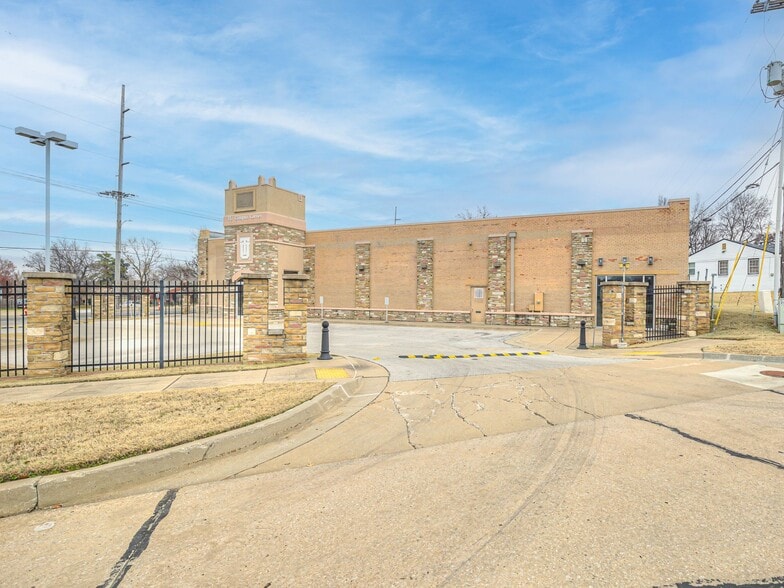 More Photos Of 3314 E 11th St, Tulsa Freestanding For Sale