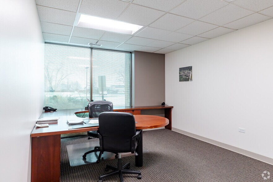 More Photos Of 799 Roosevelt Rd, Glen Ellyn Office For Lease