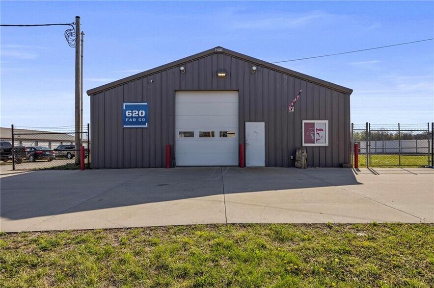 Primary Photo Of 305 S Joplin St, Pittsburg Warehouse For Sale