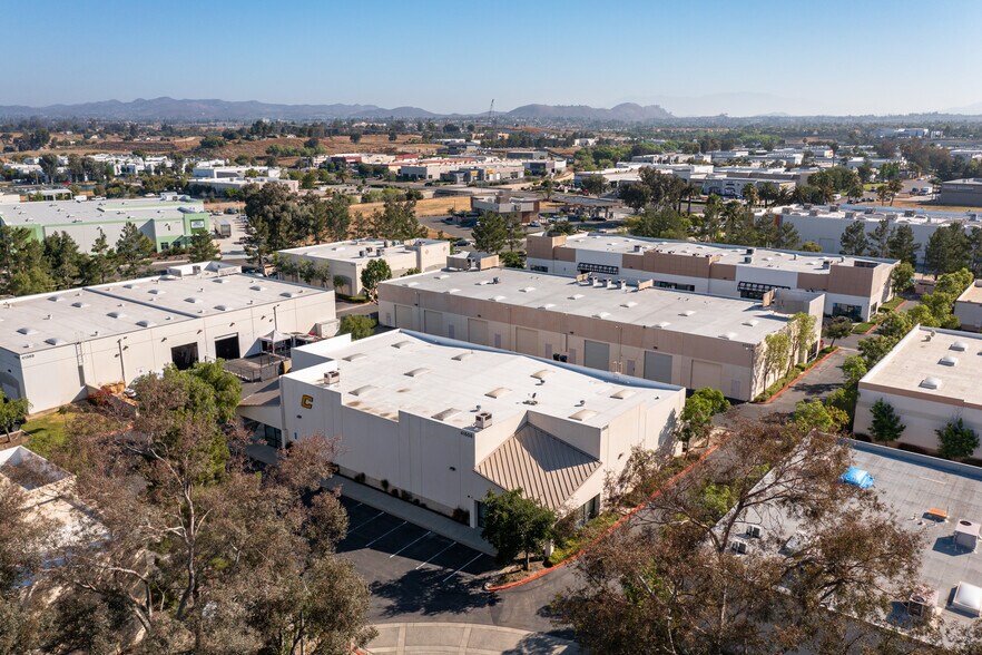 More Photos Of 41608 Eastman Dr, Murrieta Warehouse For Lease
