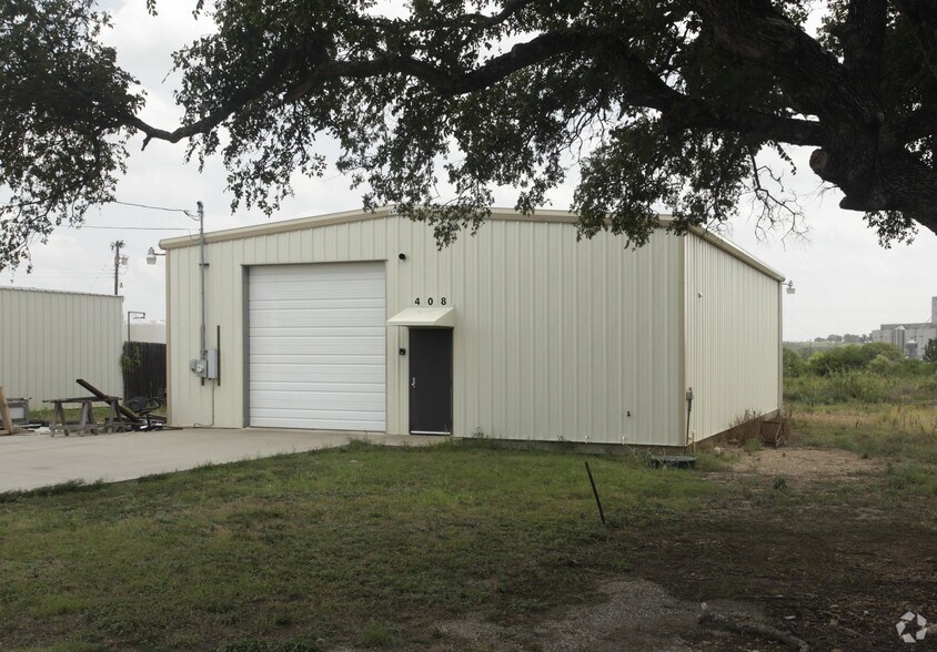 Primary Photo Of 408 E 2nd St, Taylor Warehouse For Lease