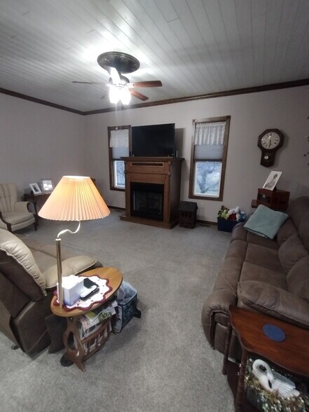 More Photos Of 131 Main St, Worthville Restaurant For Sale