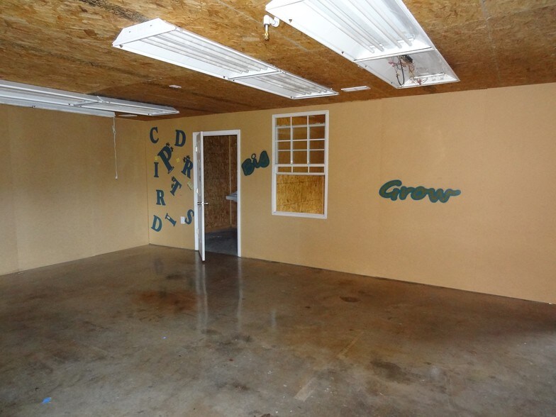 More Photos Of 7303 Hawkinsville Rd, Macon-Bibb Warehouse For Sale
