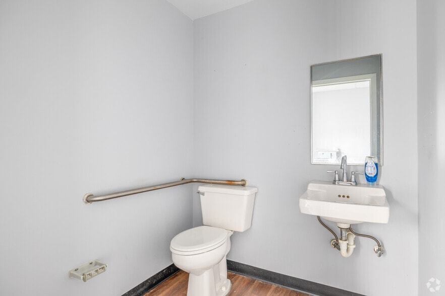 More Photos Of 4901 E Silver Springs Blvd, Ocala Unknown For Lease