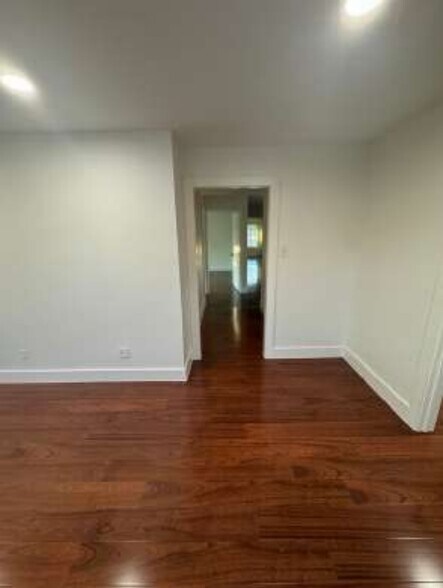 More Photos Of 1105 N Meyer Rd, Seabrook Office For Sale