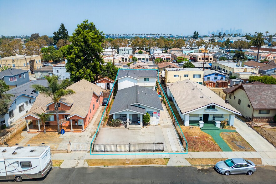 More Photos Of 1049 W 61st St, Los Angeles Apartments For Sale