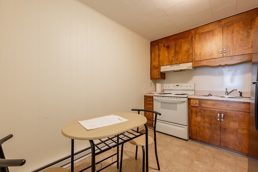 More Photos Of 171 Market St, Marion Multifamily For Sale
