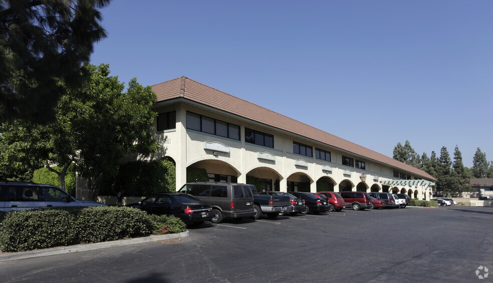 More Photos Of 9161 Sierra Ave, Fontana Medical For Lease