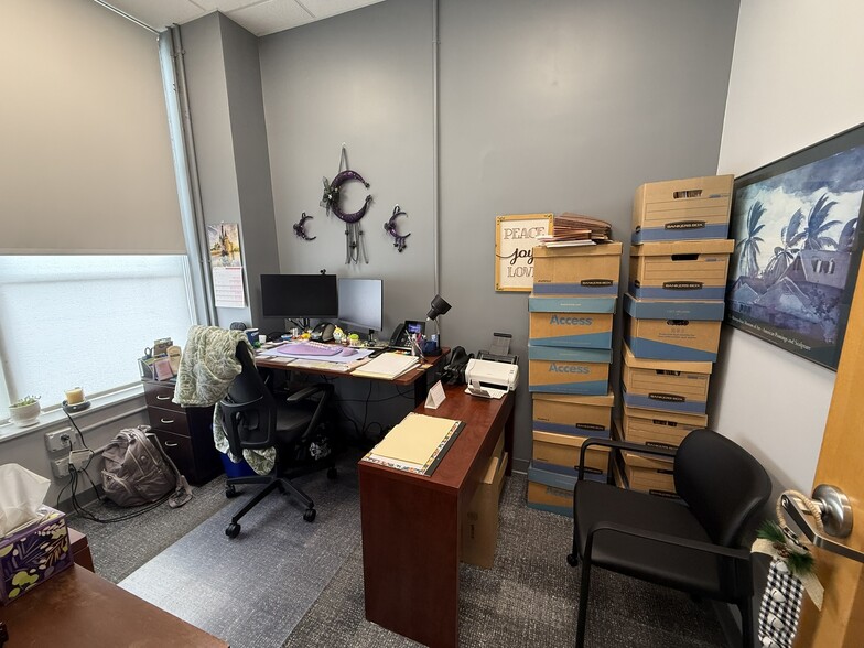 More Photos Of 2212 Murray Ave, Pittsburgh Office Residential For Lease