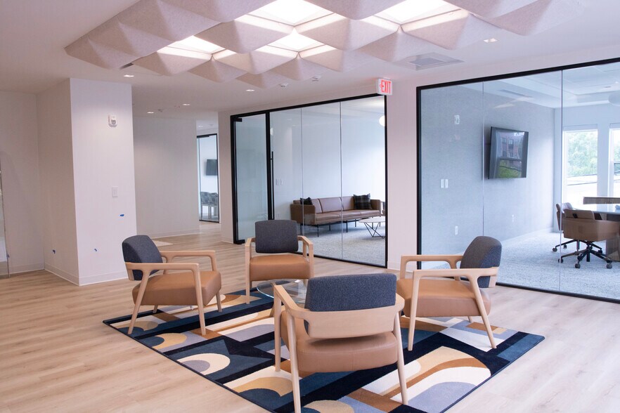 More Photos Of 27 S Squirrel Rd, Auburn Hills Coworking Space