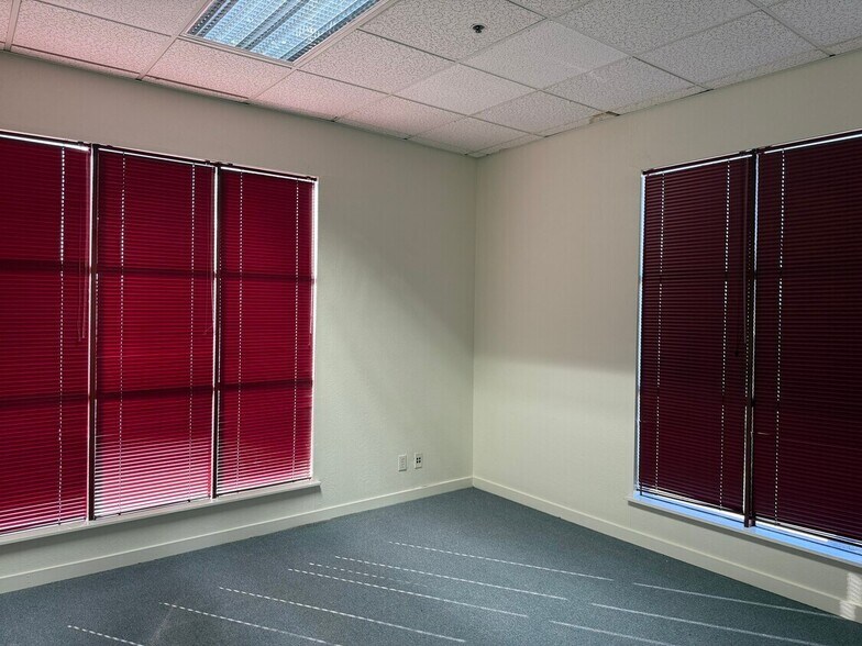 More Photos Of 2150 Mariner Square Dr, Alameda Office For Lease