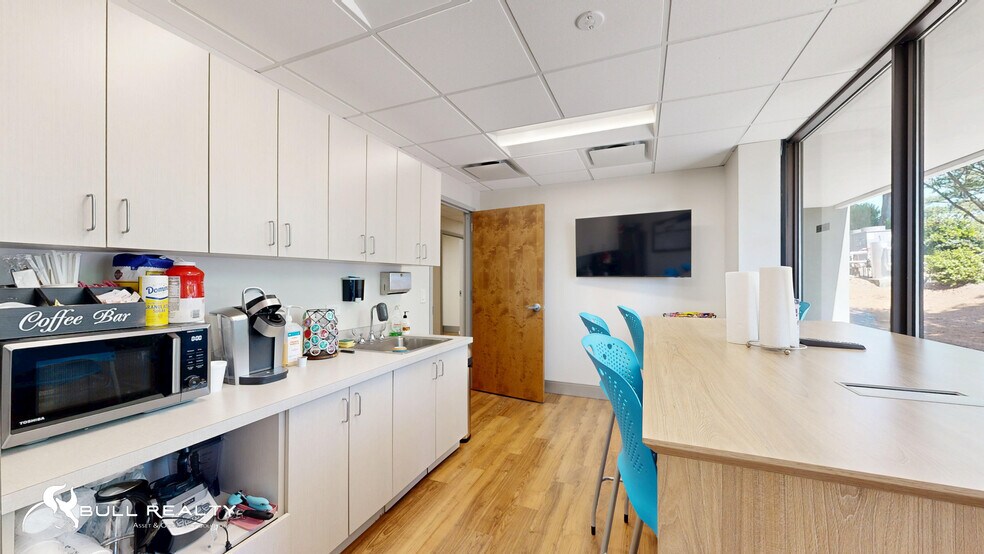 More Photos Of 2550 Windy Hill Rd SE, Marietta Medical For Lease