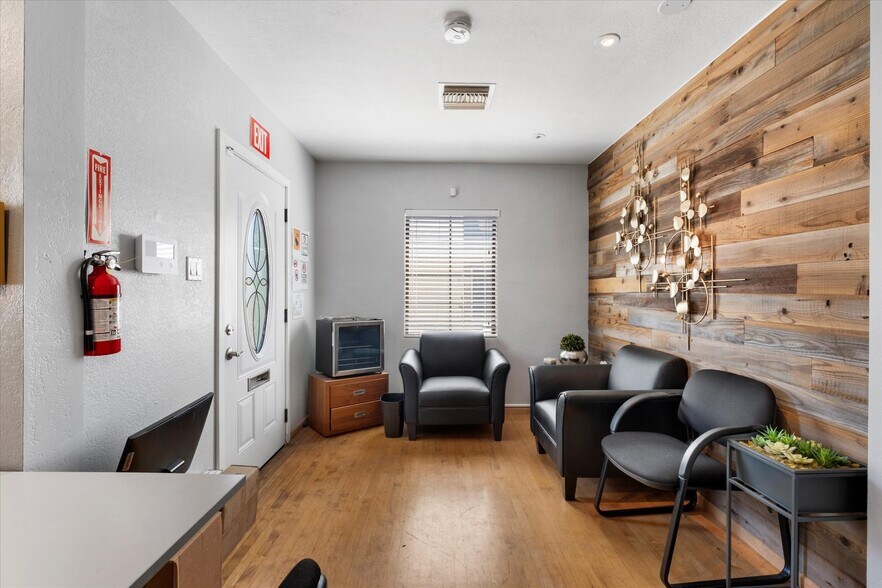 More Photos Of 314 E Thomas Rd, Phoenix Office For Lease