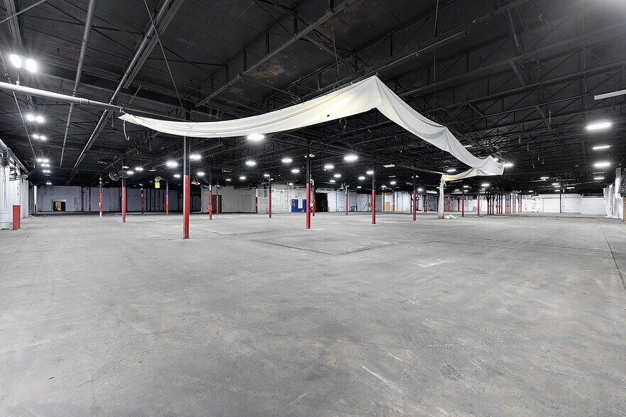 More Photos Of 412 W Beecher St, Adrian Manufacturing For Lease