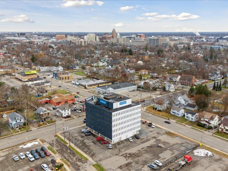 More Photos Of 1100 W Saginaw St, Lansing Medical For Sale