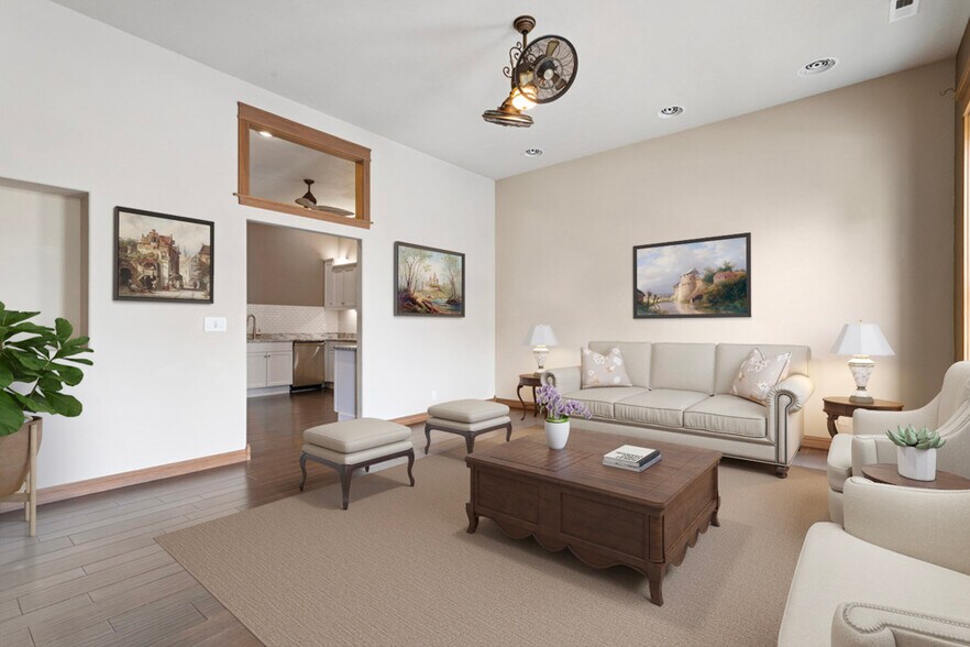 More Photos Of 217 W Main St, Freeport Office Residential For Sale