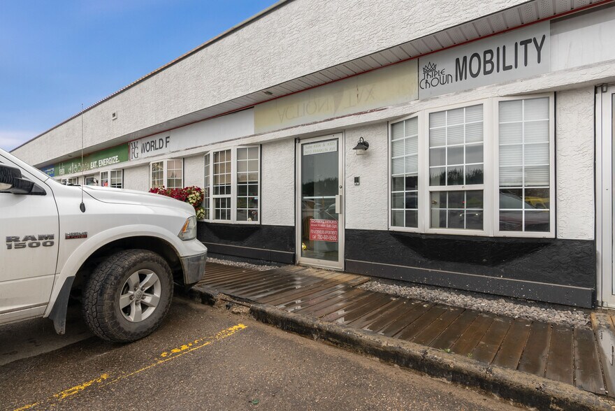More Photos Of 9612 Franklin Av, Fort McMurray Freestanding For Lease