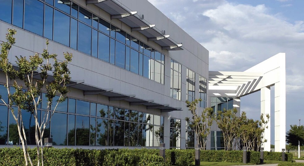 More Photos Of 2301 Eagle Pky, Fort Worth Office For Lease