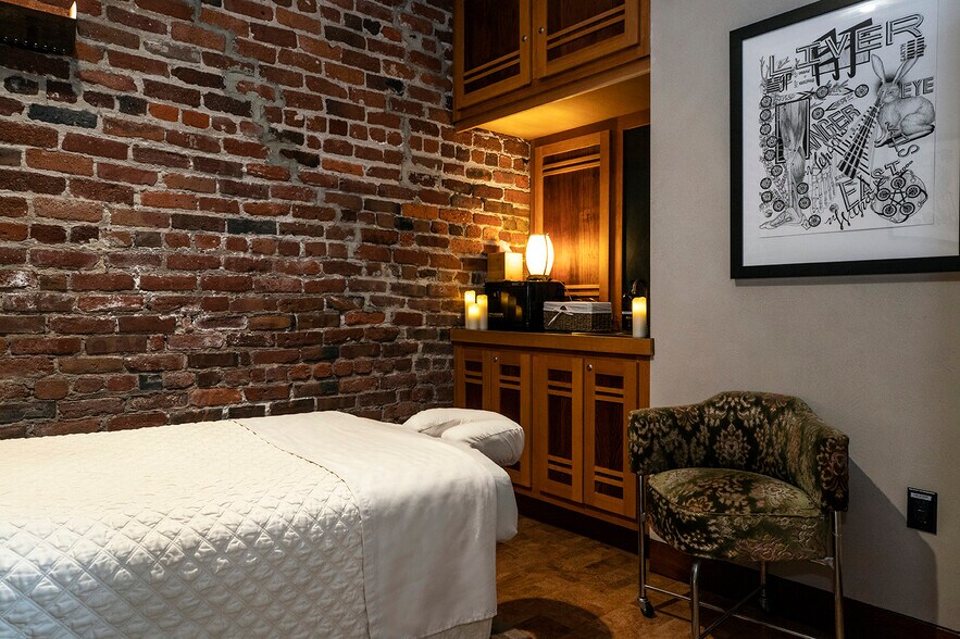 More Photos Of 466 Eddy St, San Francisco General Retail For Sale