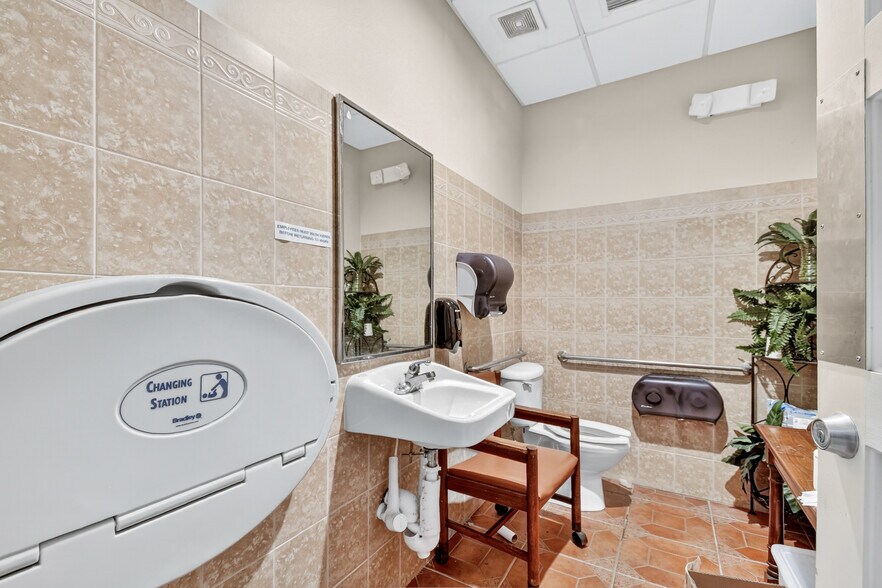 More Photos Of 1915 A1A S, Saint Augustine Restaurant For Lease