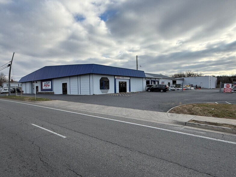 Primary Photo Of 2020 S Main St, Harrisonburg Industrial For Lease