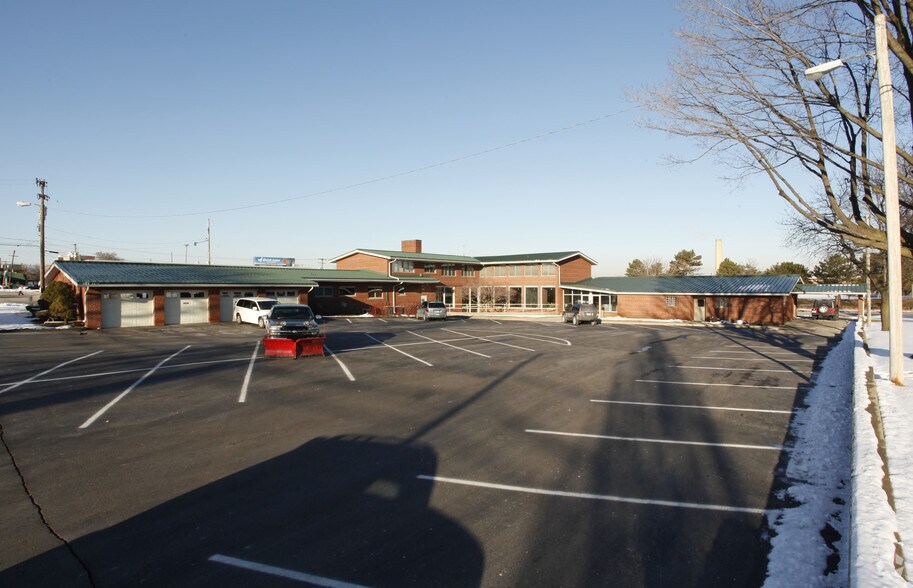 More Photos Of 1200 Oakwood Blvd, Dearborn Funeral Home For Sale