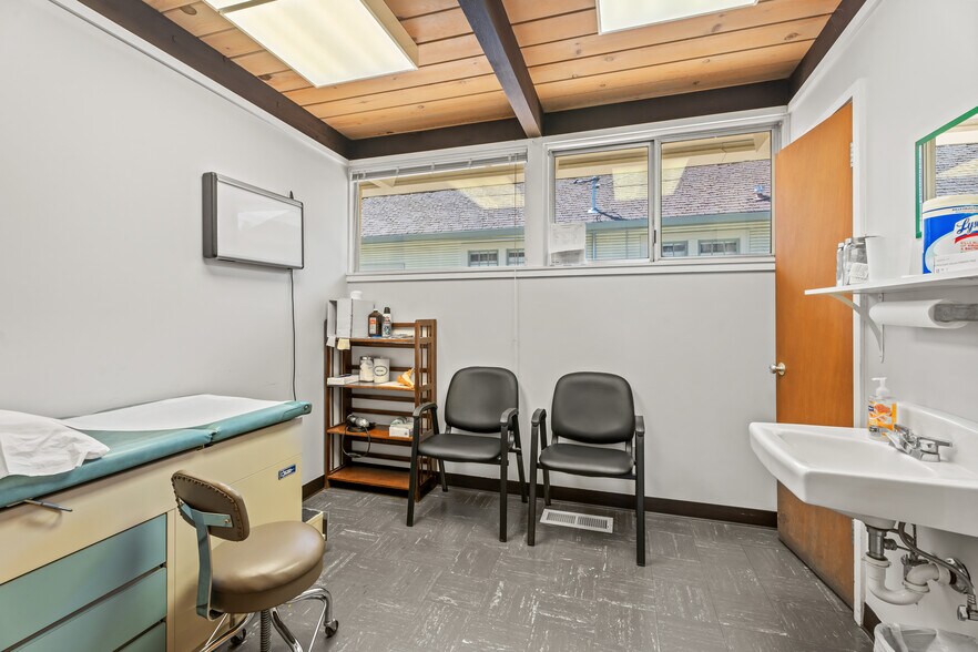 More Photos Of , Ukiah Office For Sale