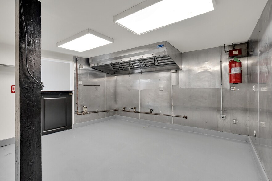 More Photos Of 2517 Bayou Rd, New Orleans General Retail For Lease