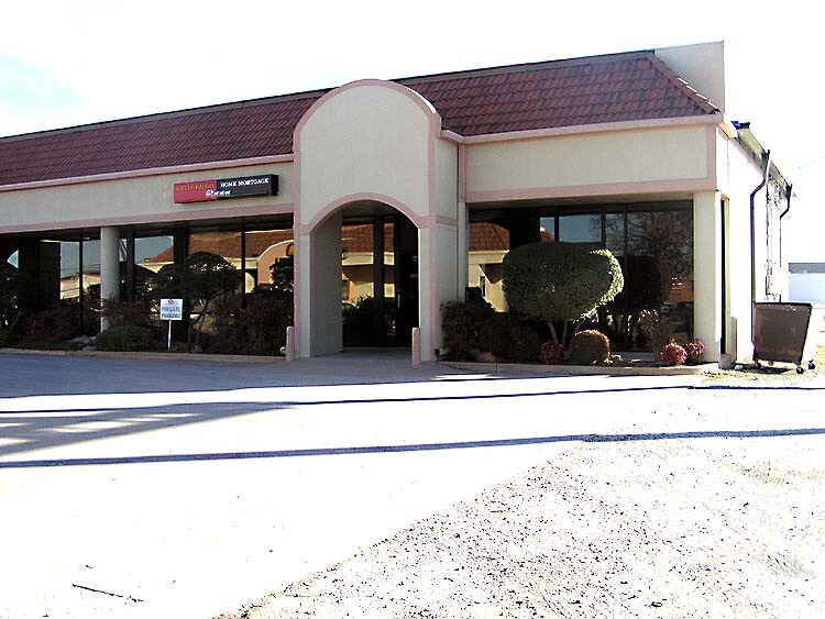 More Photos Of 2210 W Gore Blvd, Lawton Office For Lease