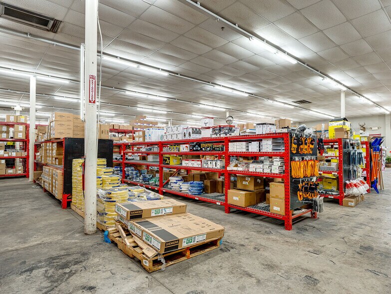 More Photos Of 801-807 N Broadway Ave, Ada Storefront For Lease