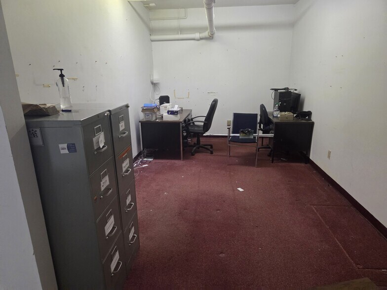 More Photos Of 241 Main St, Townsend Office Residential For Lease