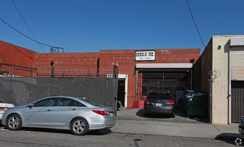 More Photos Of 149 W 31st St, Los Angeles Warehouse For Sale