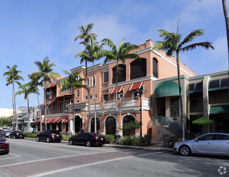 More Photos Of 625 5th Ave S, Naples Office For Lease
