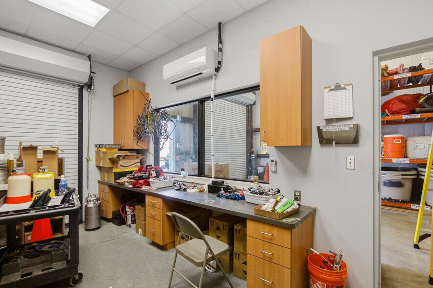 More Photos Of 8316 Lone Tree Rd, Victoria Industrial For Sale