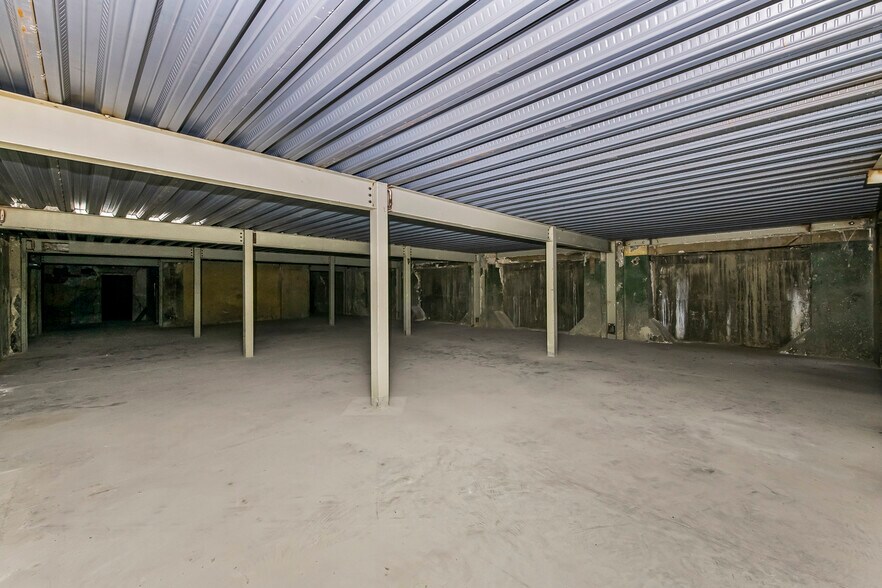 More Photos Of 502 S Main St, Rock Springs General Retail For Sale