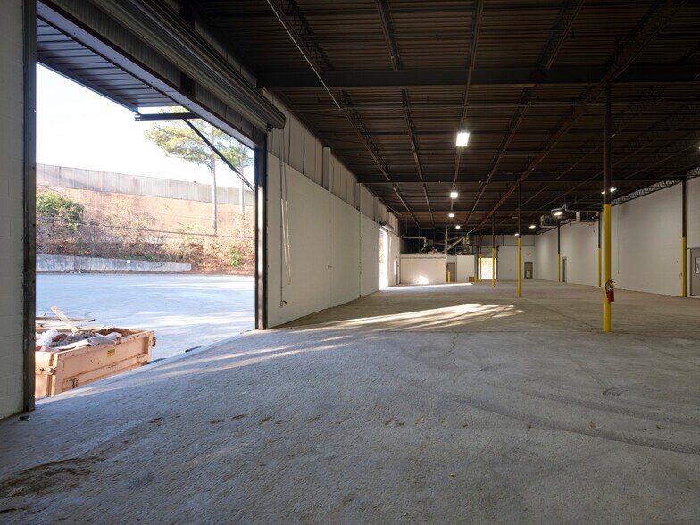 More Photos Of 3645 Oakcliff Rd, Doraville Warehouse For Sale