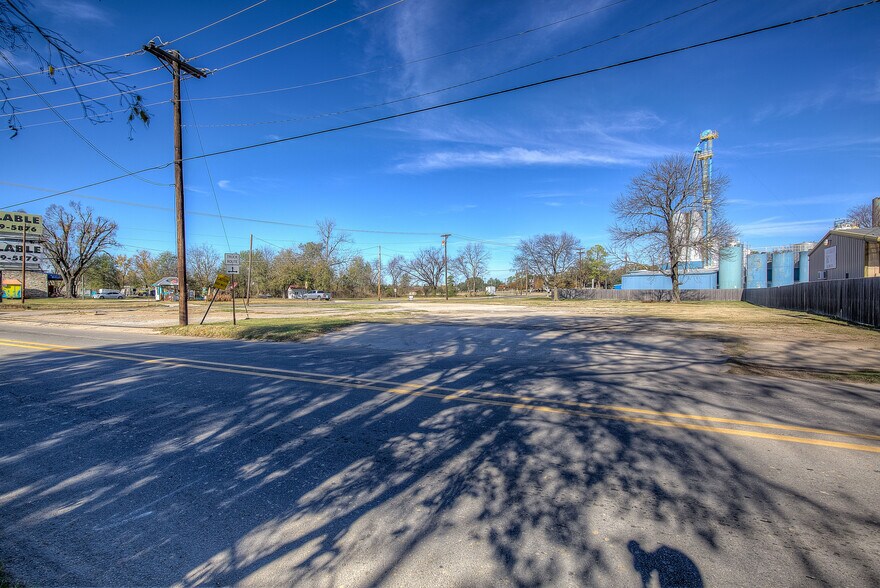 More Photos Of 845 Main St, Sulphur Springs Land For Sale