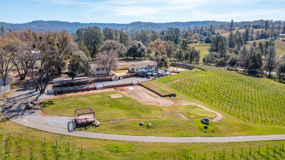 More Photos Of 7449 Fairplay Rd, Somerset Specialty For Sale