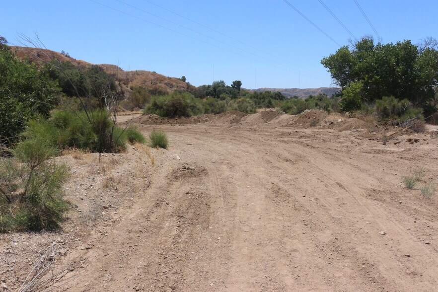More Photos Of 15270 Sierra Hwy, Santa Clarita Land For Sale