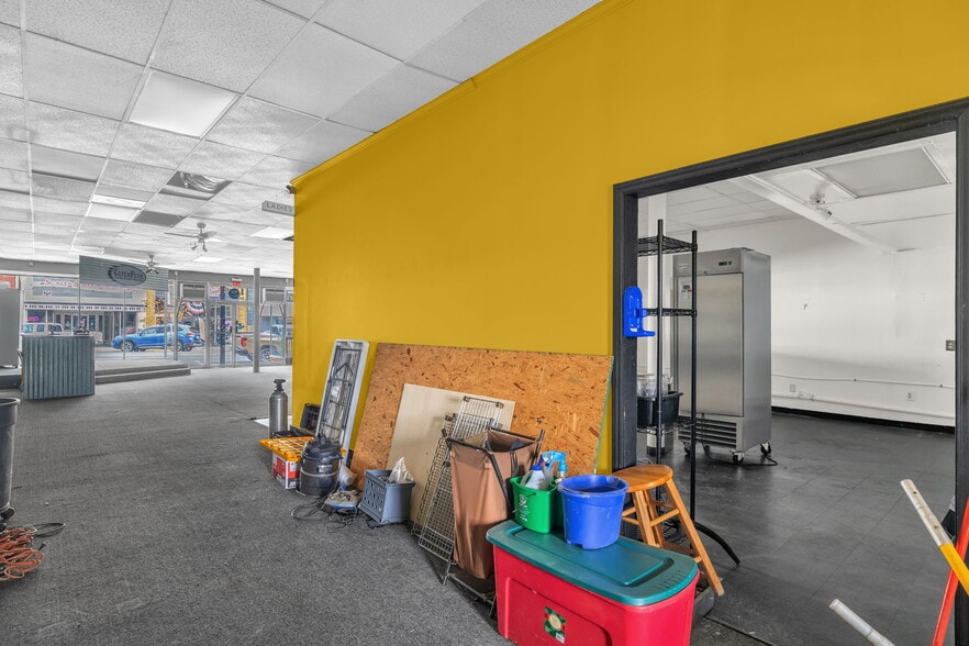 More Photos Of 128 S Scales St, Reidsville Storefront Retail Office For Sale