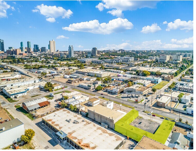 More Photos Of 2700 White Settlement Rd, Fort Worth Showroom For Lease