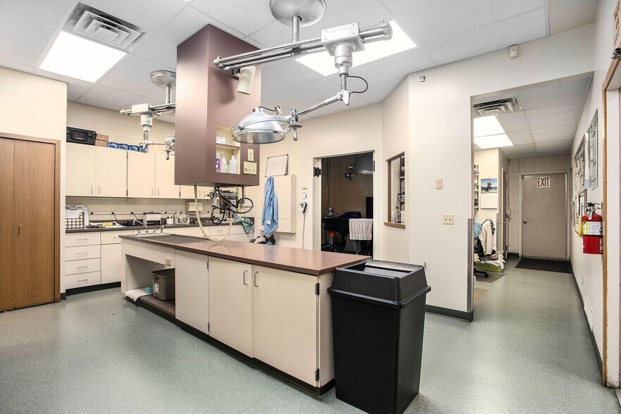 More Photos Of 2007 E Apple Ave, Muskegon Medical For Sale